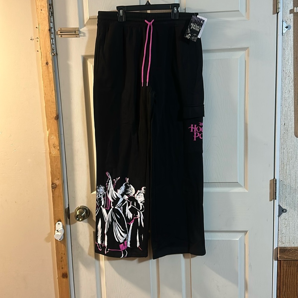 DISNEY HOCUS POCUS GRAPHIC SWEATPANTS: BLACK: NEW WITH TAGS: SIZE M